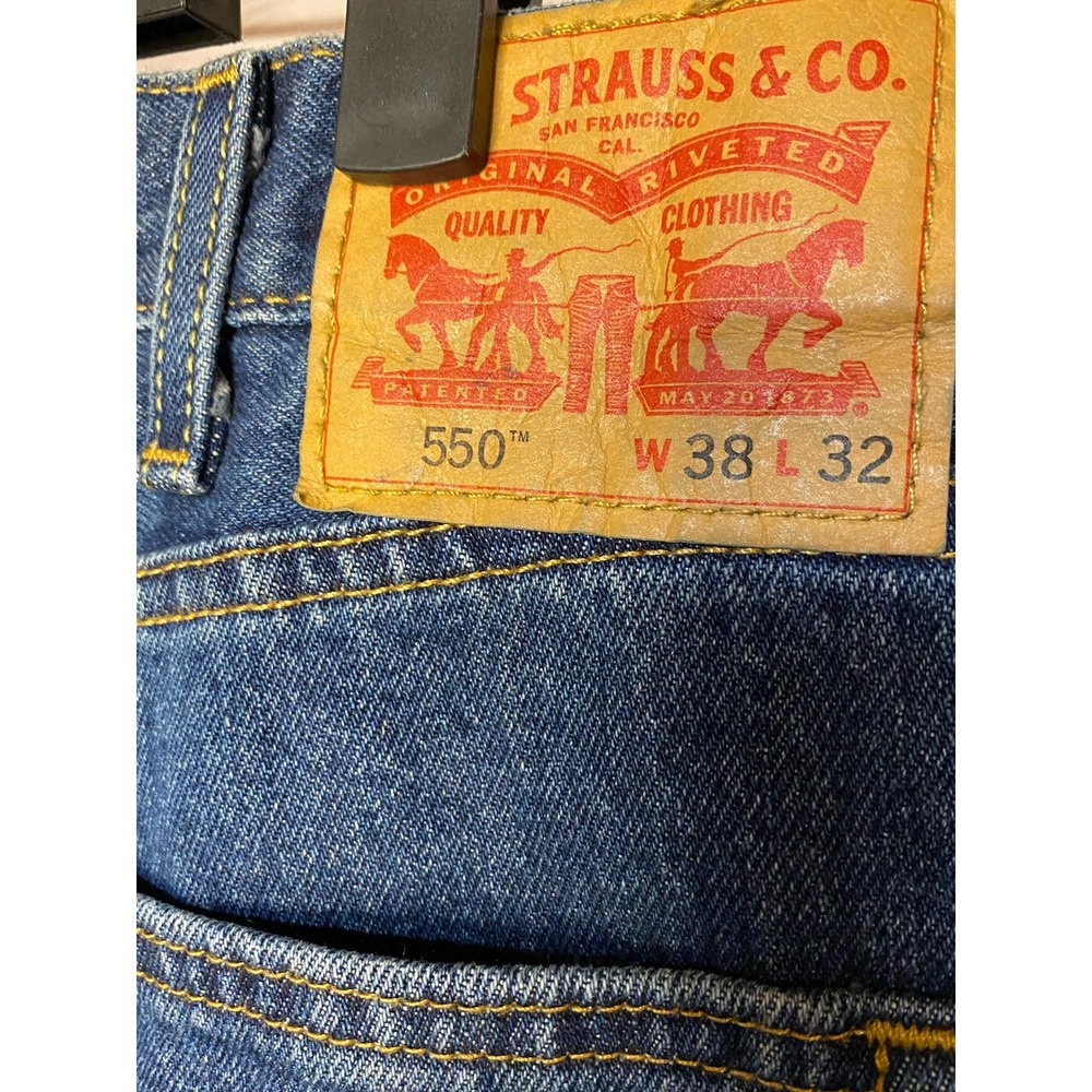Levi's 550 Jeans 38x32 Mens Relaxed Fit Dark Stonewash 100% Cotton Tapered Leg - Picture 4 of 5